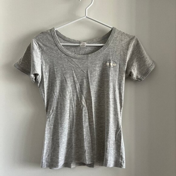 (2for$10) Grey Fitted Tee with Tulip Flower - Picture 1 of 12